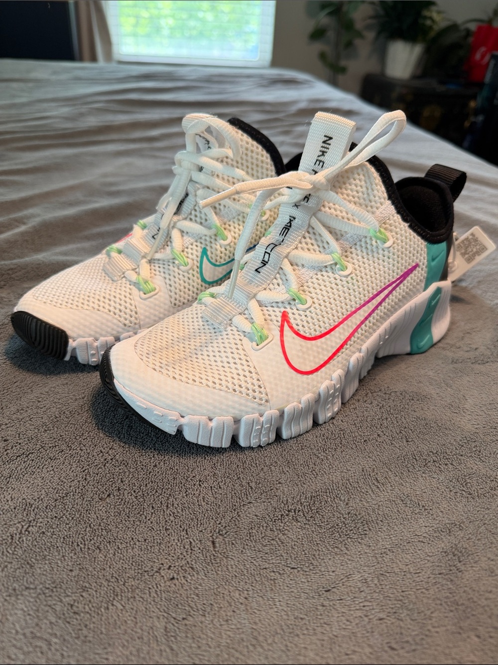 NEW WITHOUT BOX Nike Womens Free Metcon 3 White, Pink and Teal Swooshes